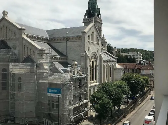 7 Boulevard Des Cotes